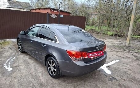 Chevrolet Cruze II, 2010 год, 550 000 рублей, 4 фотография