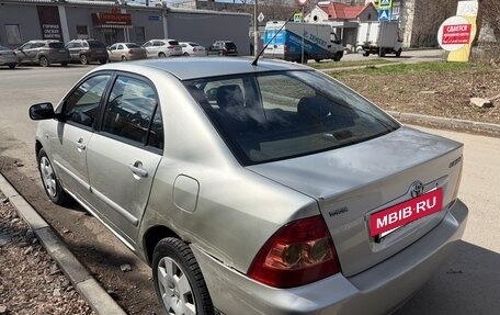 Toyota Corolla, 2004 год, 450 000 рублей, 4 фотография