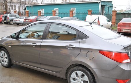 Hyundai Solaris II рестайлинг, 2014 год, 1 000 000 рублей, 10 фотография