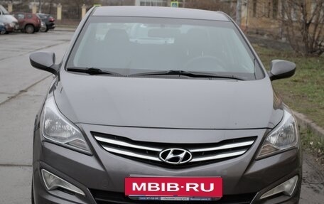 Hyundai Solaris II рестайлинг, 2014 год, 1 000 000 рублей, 6 фотография