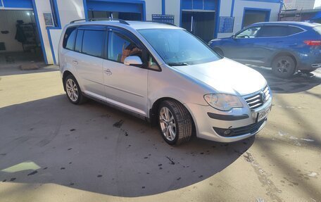 Volkswagen Touran III, 2007 год, 450 000 рублей, 2 фотография