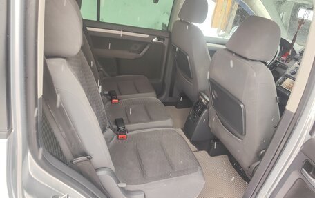 Volkswagen Touran III, 2007 год, 450 000 рублей, 10 фотография