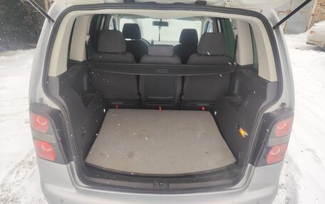 Volkswagen Touran III, 2007 год, 450 000 рублей, 11 фотография