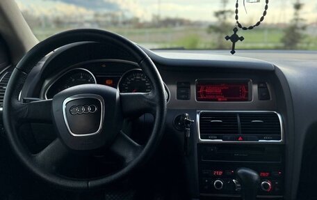 Audi Q7, 2006 год, 1 050 000 рублей, 18 фотография