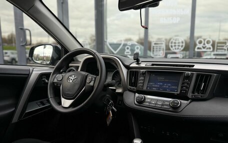 Toyota RAV4, 2017 год, 2 590 000 рублей, 13 фотография