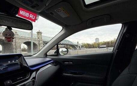 Toyota C-HR, 2024 год, 4 000 000 рублей, 5 фотография