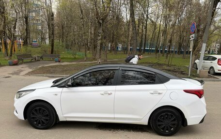 Hyundai Solaris II рестайлинг, 2018 год, 895 900 рублей, 3 фотография