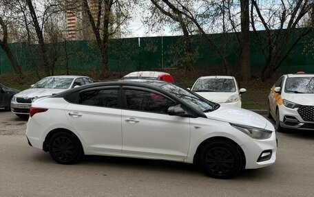 Hyundai Solaris II рестайлинг, 2018 год, 895 900 рублей, 4 фотография