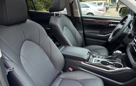Toyota Highlander, 2026 год, 5 390 000 рублей, 17 фотография