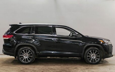 Toyota Highlander III, 2016 год, 3 900 000 рублей, 4 фотография