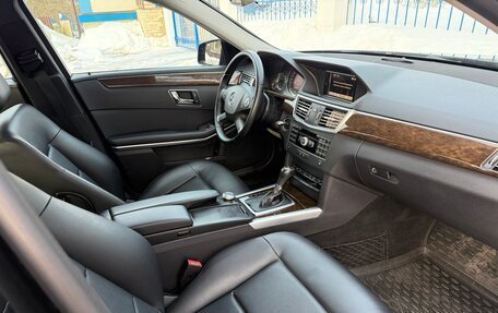 Mercedes-Benz E-Класс, 2010 год, 1 630 000 рублей, 26 фотография