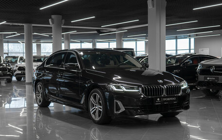 BMW 5 серия, 2022 год, 5 050 000 рублей, 2 фотография