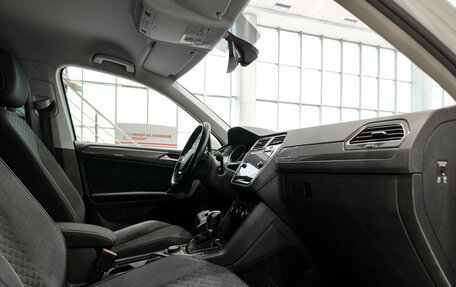 Volkswagen Tiguan II, 2018 год, 2 265 000 рублей, 15 фотография