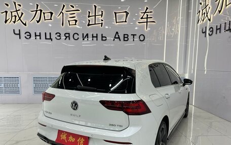 Volkswagen Golf VIII, 2022 год, 1 900 000 рублей, 4 фотография