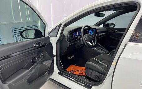 Volkswagen Golf VIII, 2022 год, 1 900 000 рублей, 7 фотография