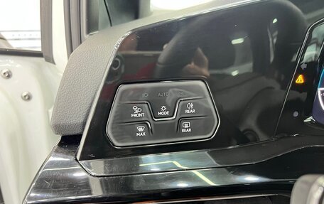 Volkswagen Golf VIII, 2022 год, 1 900 000 рублей, 9 фотография