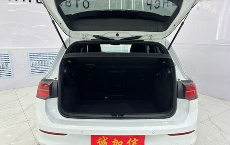 Volkswagen Golf VIII, 2022 год, 1 900 000 рублей, 17 фотография