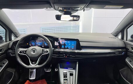 Volkswagen Golf VIII, 2022 год, 1 900 000 рублей, 15 фотография