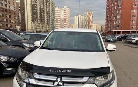 Mitsubishi Outlander III рестайлинг 3, 2017 год, 1 550 000 рублей, 1 фотография