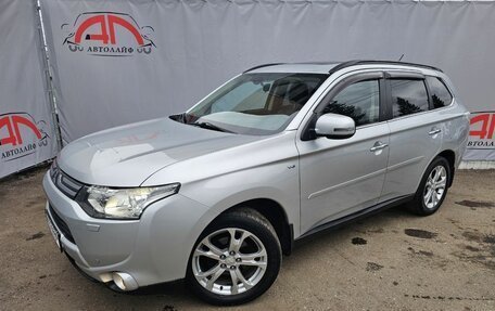 Mitsubishi Outlander III рестайлинг 3, 2013 год, 1 739 000 рублей, 2 фотография