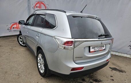 Mitsubishi Outlander III рестайлинг 3, 2013 год, 1 739 000 рублей, 9 фотография