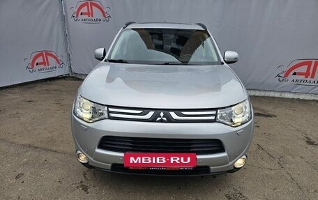 Mitsubishi Outlander III рестайлинг 3, 2013 год, 1 739 000 рублей, 6 фотография