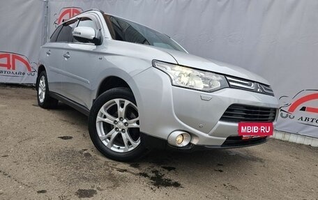 Mitsubishi Outlander III рестайлинг 3, 2013 год, 1 739 000 рублей, 5 фотография