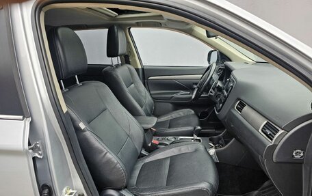 Mitsubishi Outlander III рестайлинг 3, 2013 год, 1 739 000 рублей, 16 фотография