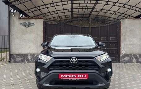 Toyota RAV4, 2022 год, 3 600 000 рублей, 3 фотография