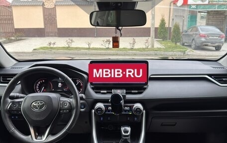 Toyota RAV4, 2022 год, 3 600 000 рублей, 7 фотография