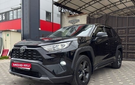Toyota RAV4, 2022 год, 3 600 000 рублей, 2 фотография