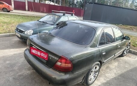 Hyundai Sonata III рестайлинг, 1998 год, 100 000 рублей, 4 фотография