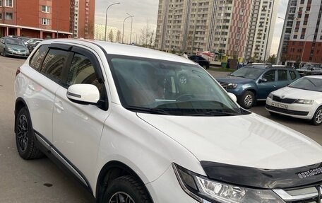 Mitsubishi Outlander III рестайлинг 3, 2017 год, 1 550 000 рублей, 3 фотография