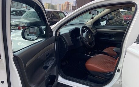 Mitsubishi Outlander III рестайлинг 3, 2017 год, 1 550 000 рублей, 7 фотография