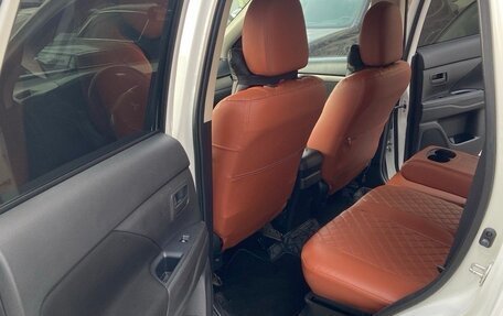 Mitsubishi Outlander III рестайлинг 3, 2017 год, 1 550 000 рублей, 11 фотография