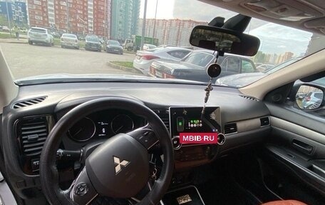 Mitsubishi Outlander III рестайлинг 3, 2017 год, 1 550 000 рублей, 9 фотография