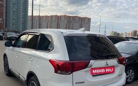 Mitsubishi Outlander III рестайлинг 3, 2017 год, 1 550 000 рублей, 5 фотография