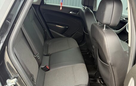 Opel Astra J, 2011 год, 800 000 рублей, 11 фотография