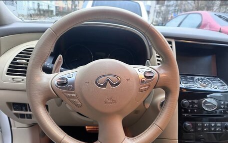 Infiniti QX70, 2014 год, 3 800 000 рублей, 7 фотография