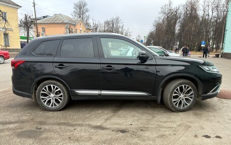 Mitsubishi Outlander III рестайлинг 3, 2018 год, 2 110 000 рублей, 9 фотография