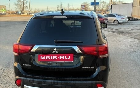 Mitsubishi Outlander III рестайлинг 3, 2018 год, 2 110 000 рублей, 6 фотография