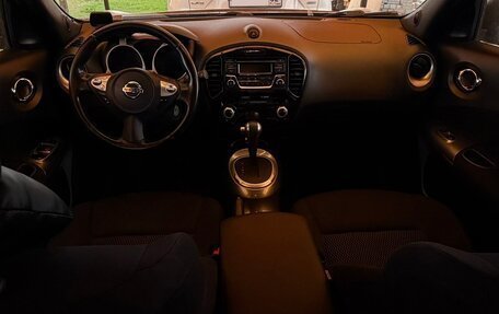 Nissan Juke II, 2014 год, 15 фотография