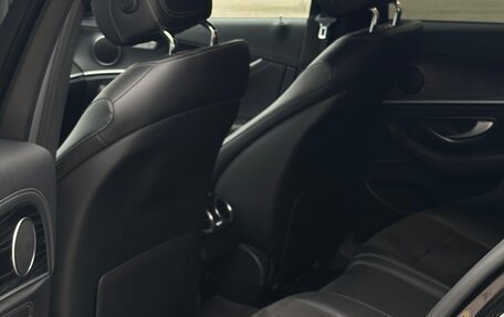 Mercedes-Benz E-Класс, 2018 год, 2 980 000 рублей, 10 фотография