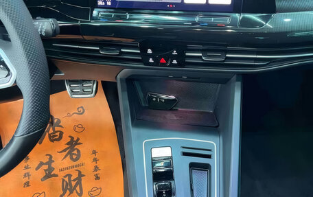 Volkswagen Golf VIII, 2022 год, 2 188 000 рублей, 13 фотография