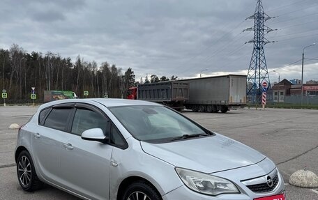 Opel Astra J, 2011 год, 590 000 рублей, 3 фотография