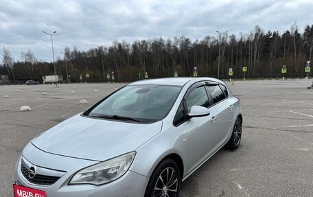 Opel Astra J, 2011 год, 590 000 рублей, 2 фотография