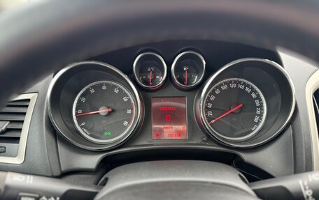 Opel Astra J, 2011 год, 590 000 рублей, 17 фотография