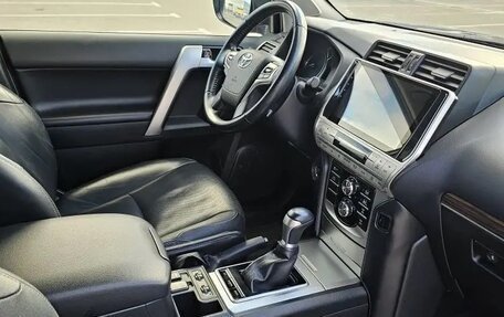 Toyota Land Cruiser Prado 150 рестайлинг 2, 2019 год, 6 700 000 рублей, 7 фотография