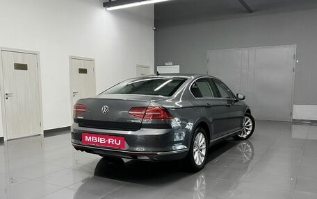Volkswagen Passat B8 рестайлинг, 2015 год, 1 645 000 рублей, 2 фотография