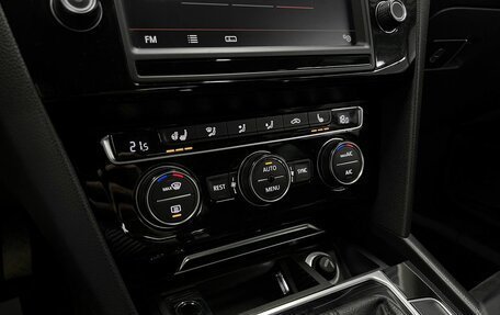 Volkswagen Passat B8 рестайлинг, 2015 год, 1 645 000 рублей, 17 фотография